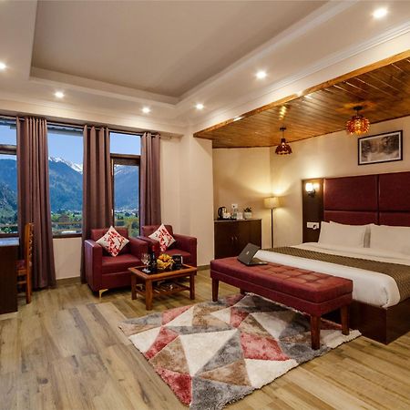 The Spruce Mansion Hotel มะนาลี ภายนอก รูปภาพ
