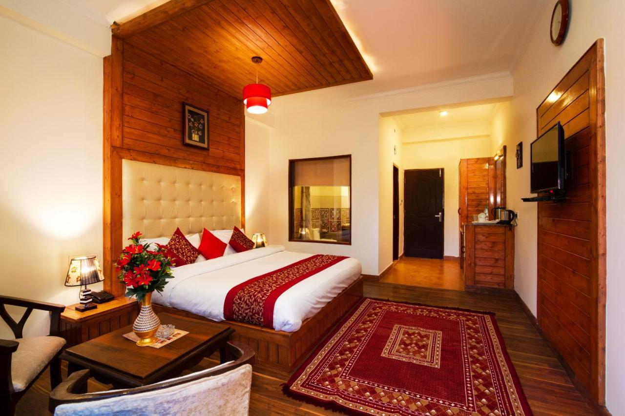 The Spruce Mansion Hotel มะนาลี ภายนอก รูปภาพ