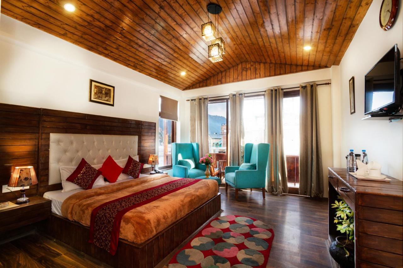 The Spruce Mansion Hotel มะนาลี ภายนอก รูปภาพ