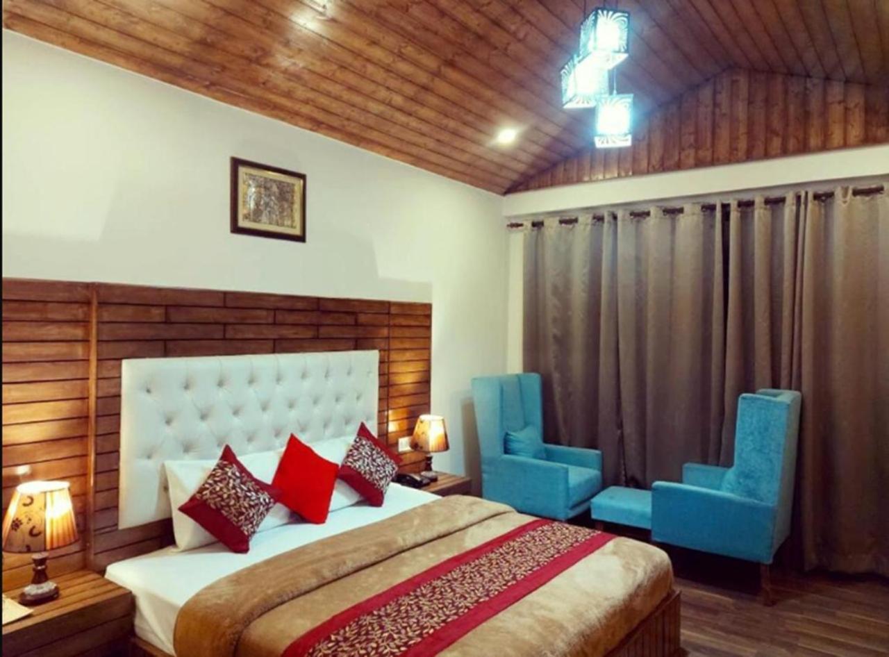 The Spruce Mansion Hotel มะนาลี ภายนอก รูปภาพ