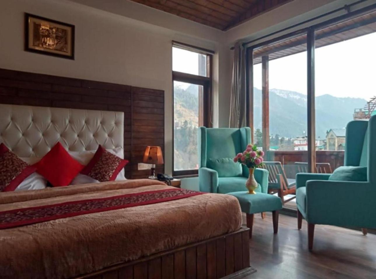 The Spruce Mansion Hotel มะนาลี ภายนอก รูปภาพ