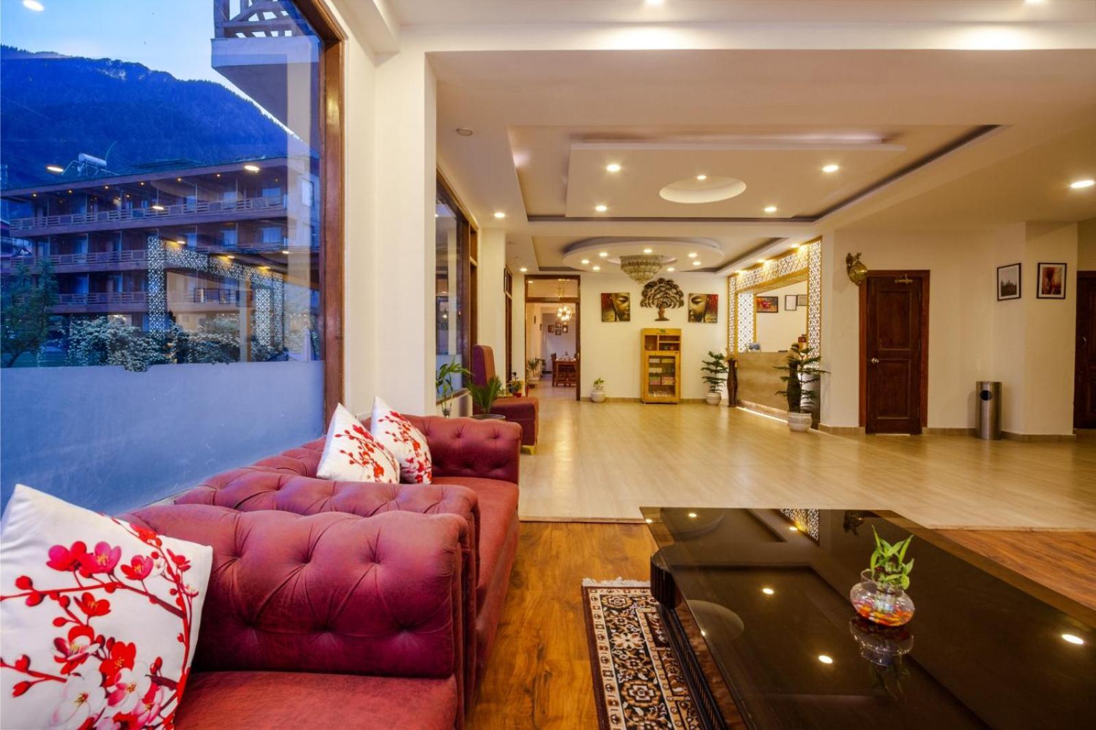 The Spruce Mansion Hotel มะนาลี ภายนอก รูปภาพ
