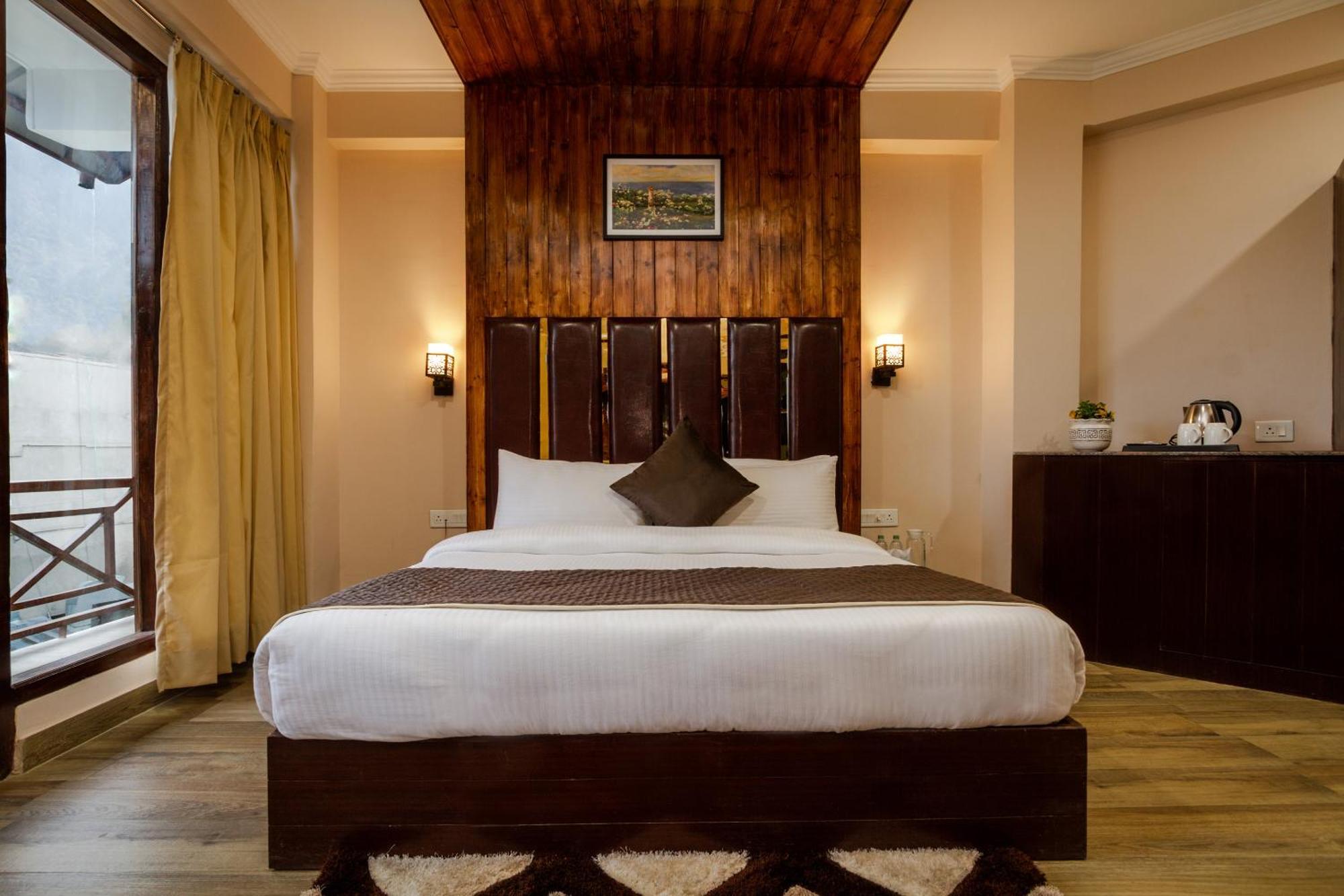The Spruce Mansion Hotel มะนาลี ภายนอก รูปภาพ